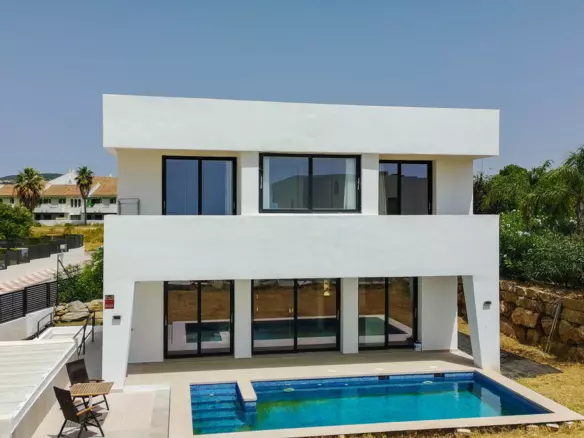 3-bedroom Villa In Manilva, Spain (218 M²)