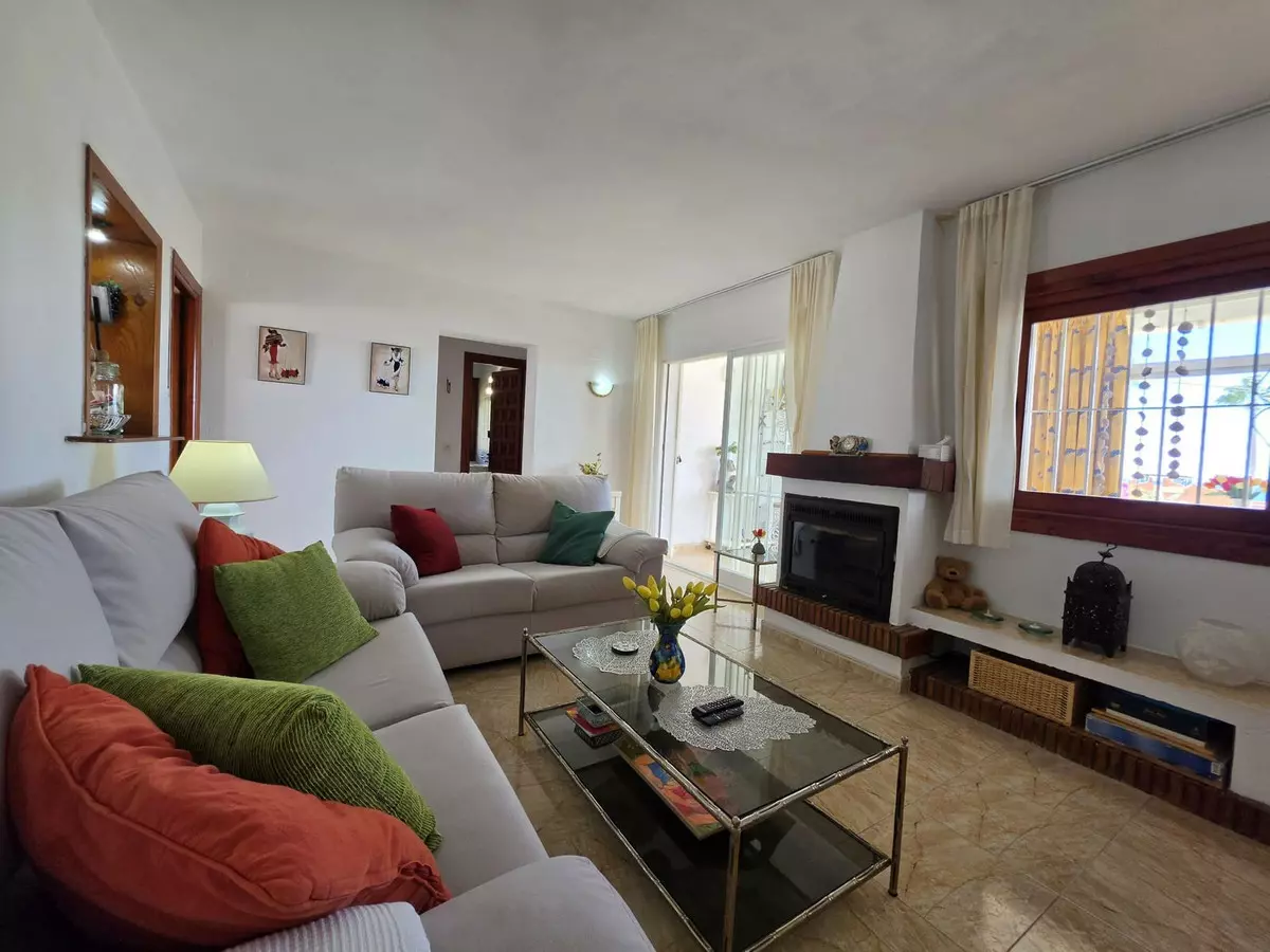 2-bedroom Villa In Estepona, Spain (130 M²)