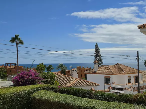 2-bedroom Villa In Estepona, Spain (130 M²)