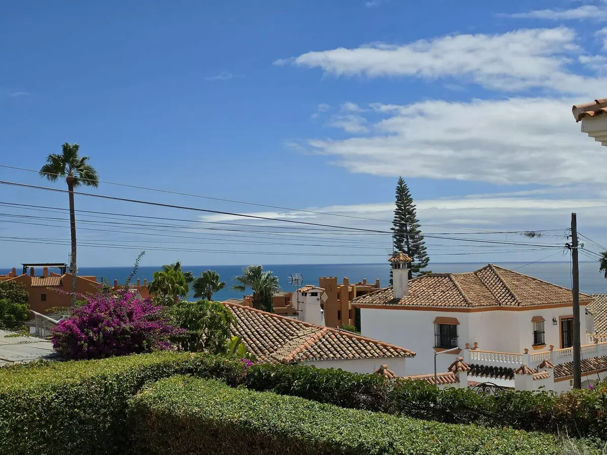 2-bedroom Villa In Estepona, Spain (130 M²)
