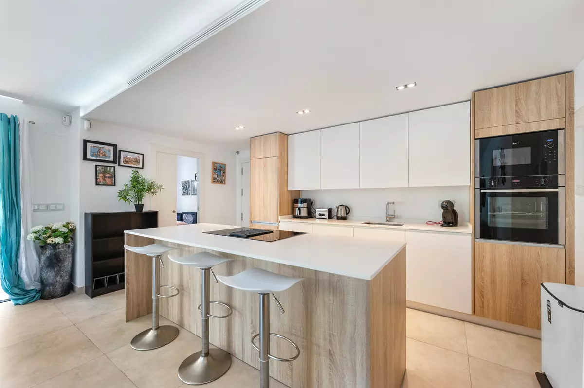 3-bedroom Apartment In Marbella, Spain (154 M²)