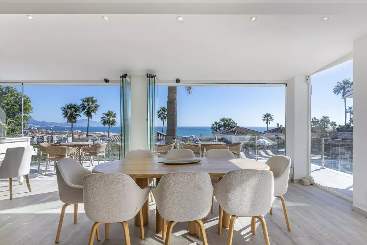 6-bedroom Villa In Manilva, Spain (501 M²)