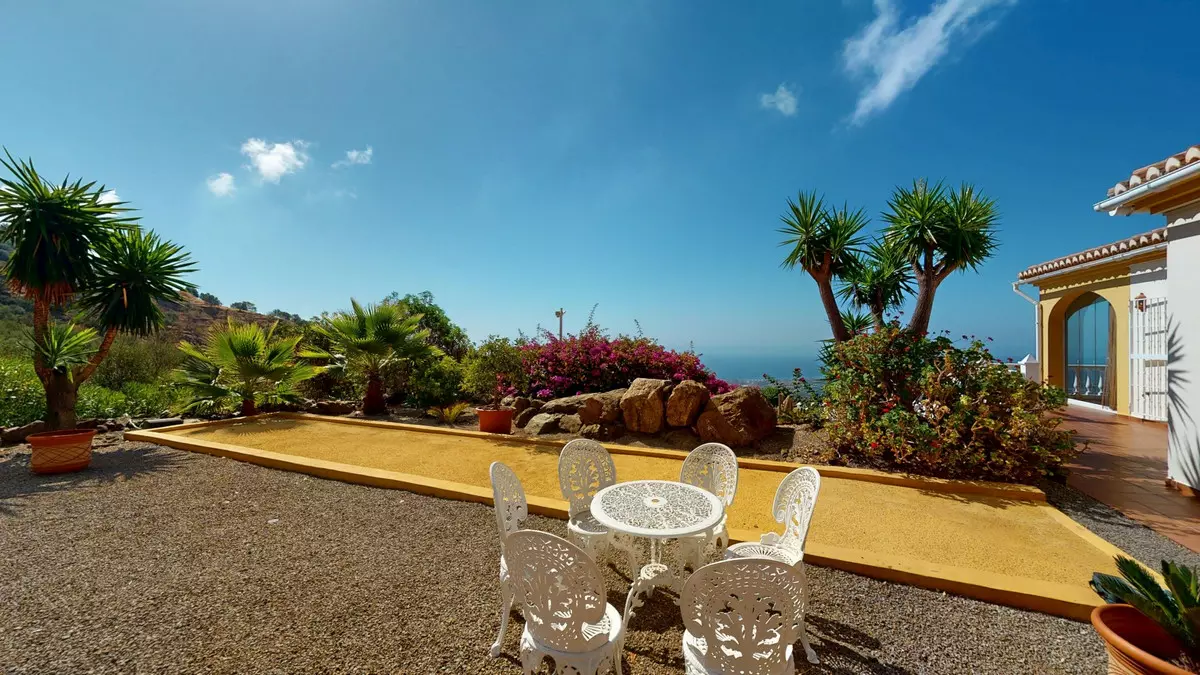 4-bedroom Villa In Vélez – Málaga, Spain (240 M²)