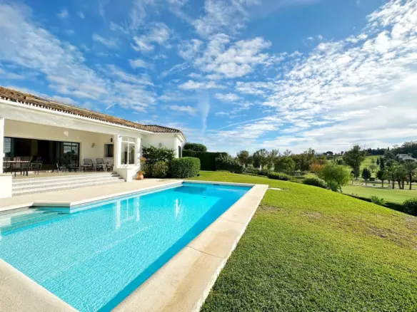 4-bedroom Villa In Estepona, Spain (450 M²)