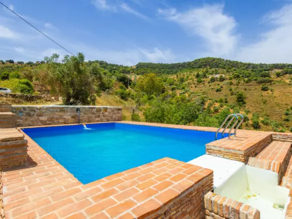 8-bedroom Country House In Colmenar, Spain (1.094 M²)