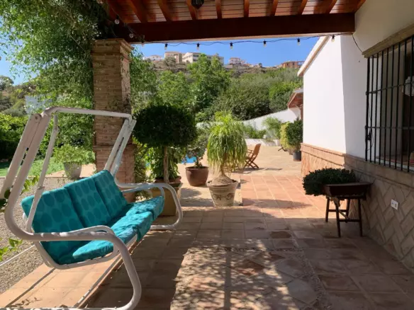 3-bedroom Villa In Álora, Spain (135 M²)
