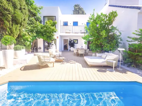 4-bedroom Villa In Fuengirola, Spain (168 M²)