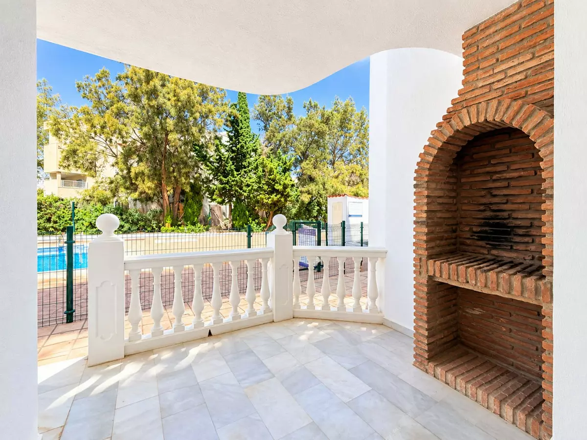 2-bedroom Apartment In Estepona, Spain (89 M²)