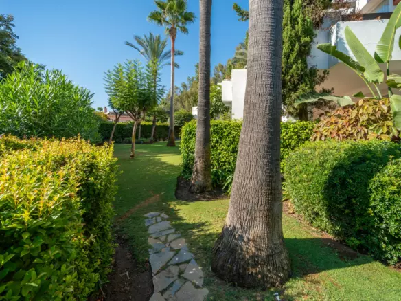 2-bedroom Apartment In Estepona, Spain (100 M²)