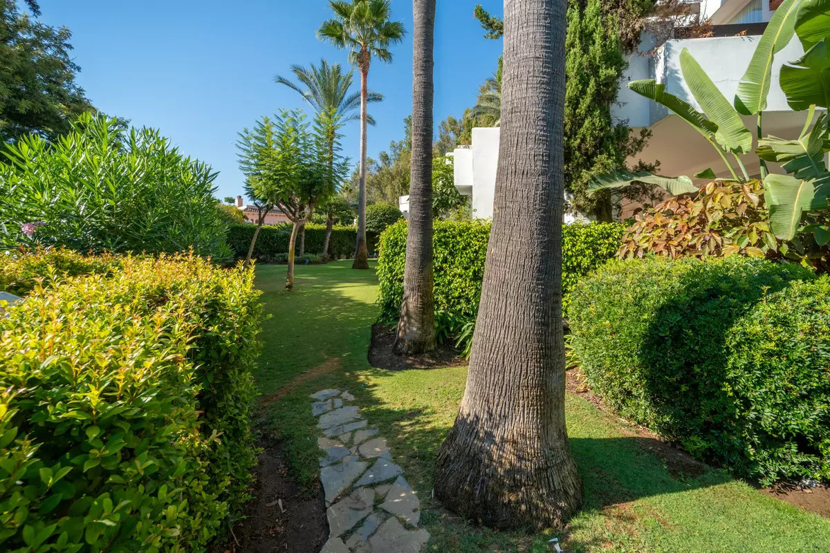 2-bedroom Apartment In Estepona, Spain (100 M²)