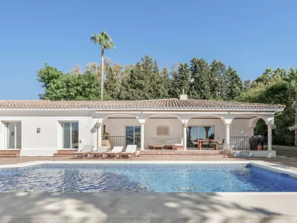 4-bedroom Villa In Estepona, Spain (341 M²)