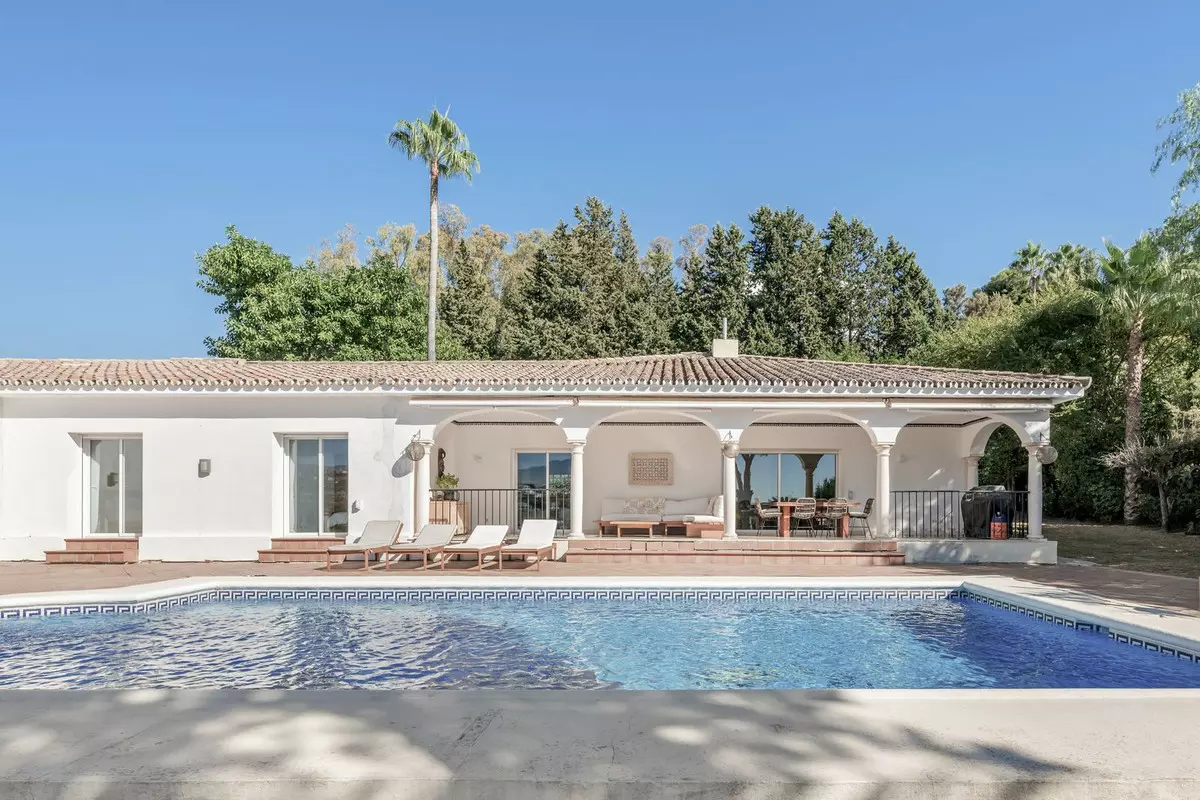 4-bedroom Villa In Estepona, Spain (341 M²)