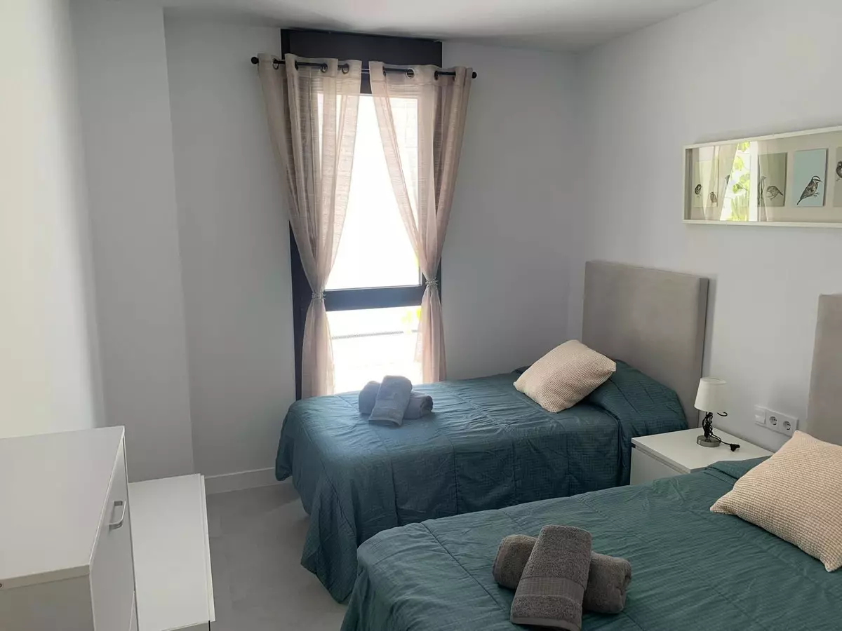 3-bedroom Property In Estepona, Spain (159 M²)