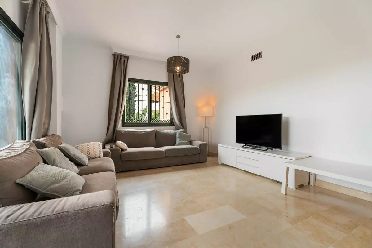 3-bedroom Apartment In Marbella, Spain (133 M²)