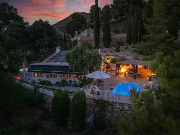 2-bedroom Villa In Cómpeta, Spain (95 M²)