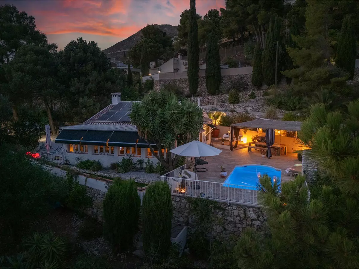 2-bedroom Villa In Cómpeta, Spain (95 M²)