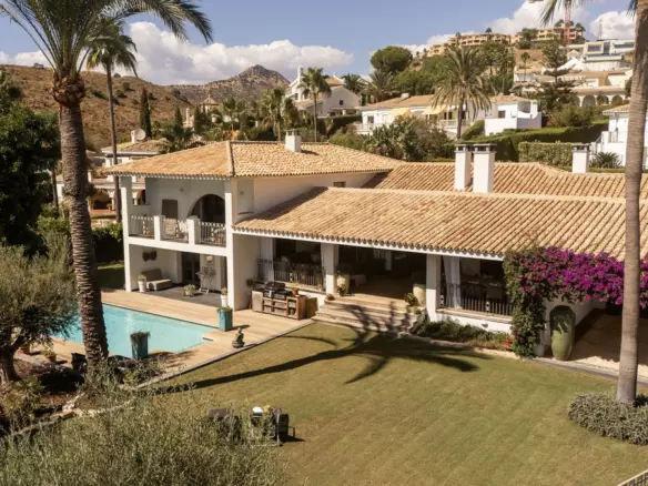5-bedroom Villa In Estepona, Spain (595 M²)
