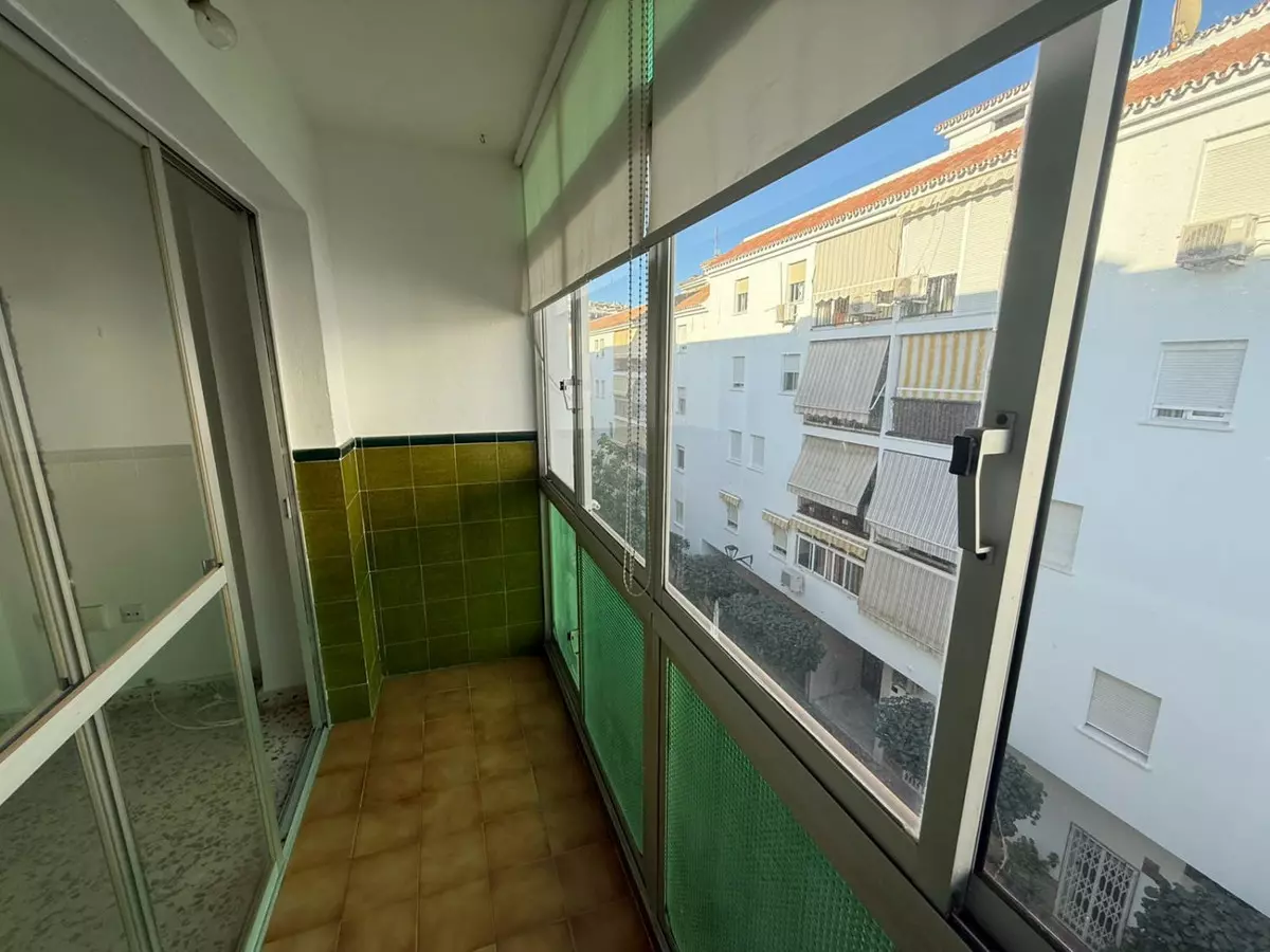 3-bedroom Apartment In Estepona, Spain (104 M²)