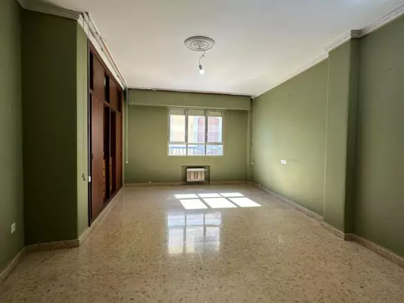 4-bedroom Apartment In Málaga, Spain (180 M²)