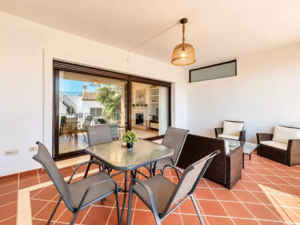 3-bedroom Town House In Estepona, Spain (195 M²)