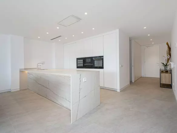 3-bedroom Apartment In Palma De Mallorca, Spain (217 M²)