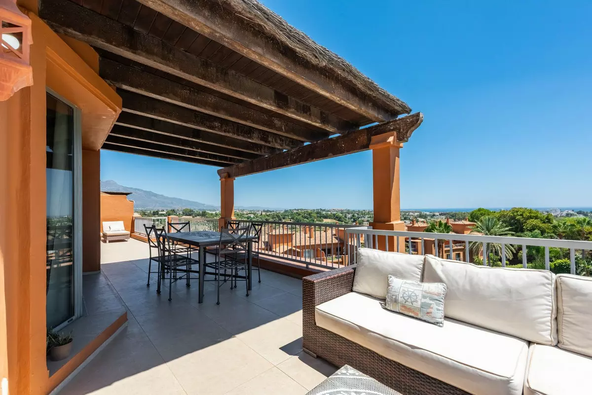 3-bedroom Apartment In Estepona, Spain (169 M²)