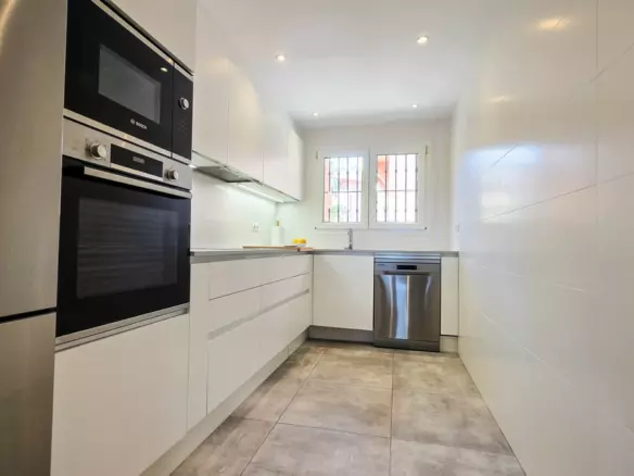 3-bedroom Town House In Manilva, Spain (127 M²)
