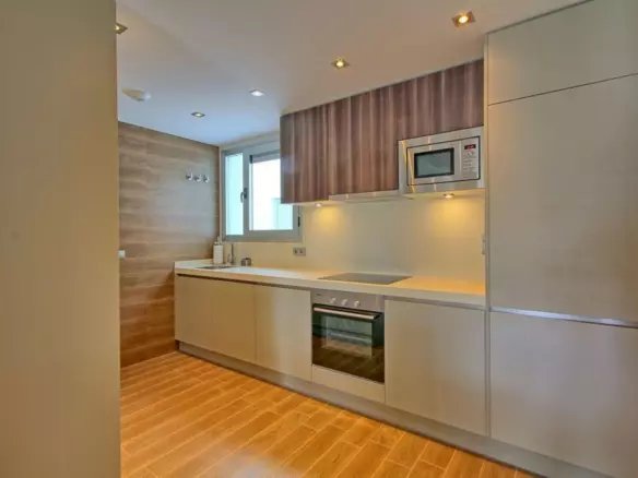 3-bedroom Apartment In Marbella, Spain (99 M²)