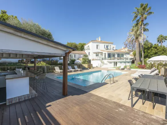 6-bedroom Villa In Manilva, Spain (501 M²)