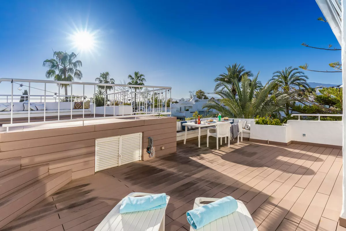 3-bedroom Apartment In Marbella, Spain (312 M²)