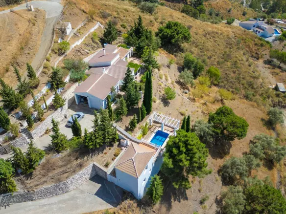 4-bedroom Villa In Cómpeta, Spain (278 M²)