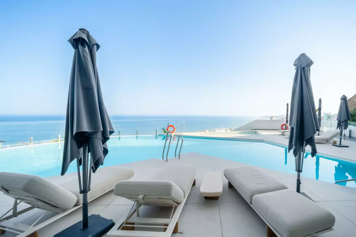 2-bedroom Apartment In Fuengirola, Spain (144 M²)