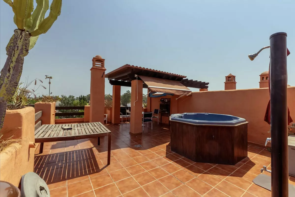 2-bedroom Apartment In Estepona, Spain (120 M²)