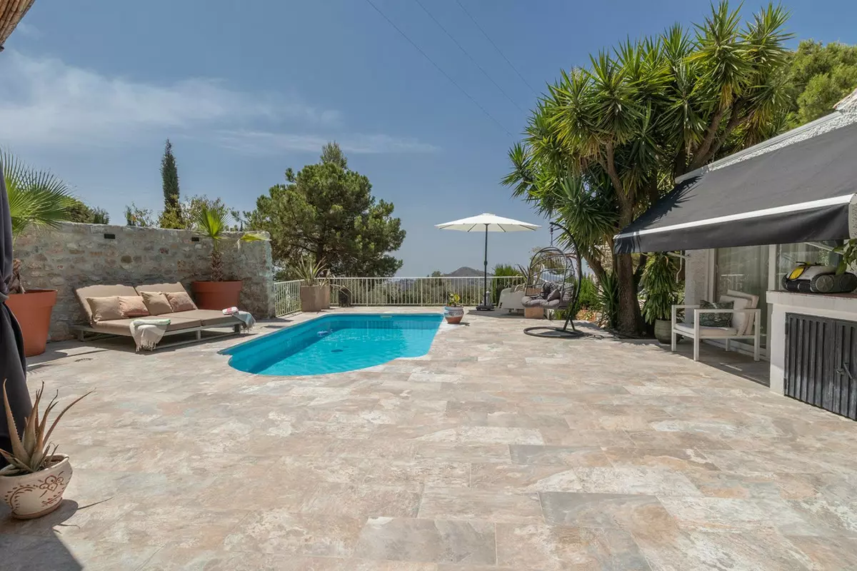 2-bedroom Villa In Cómpeta, Spain (95 M²)