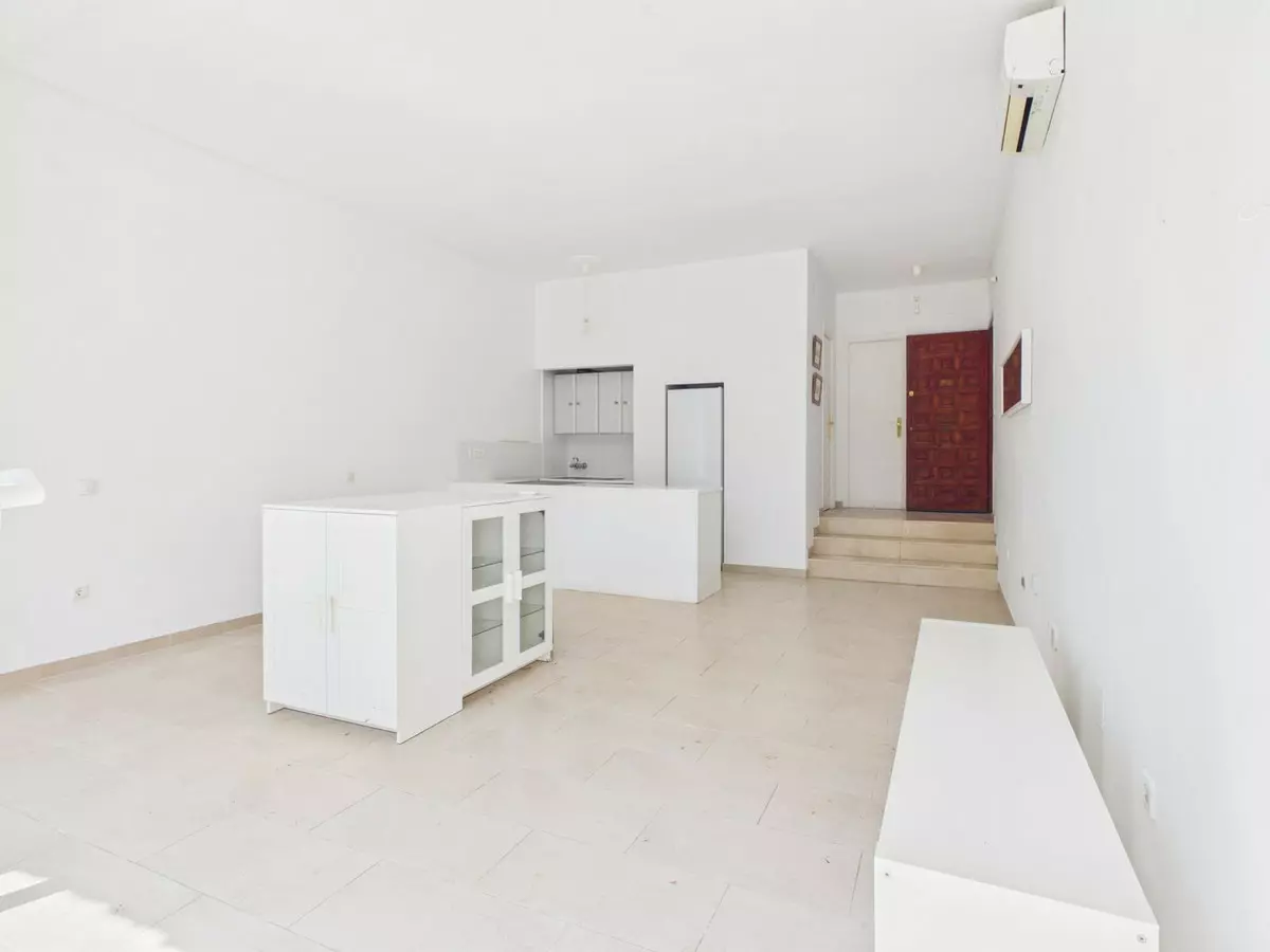 1-bedroom Apartment In Estepona, Spain (53 M²)