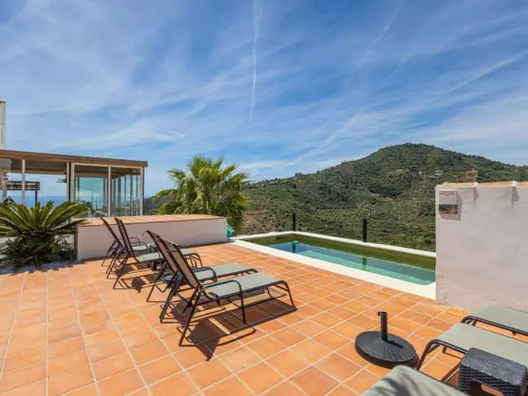 7-bedroom Villa In Cómpeta, Spain (381 M²)