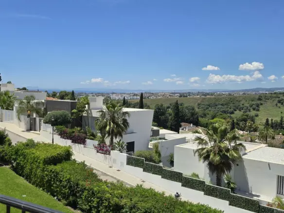 2-bedroom Apartment In Estepona, Spain (126 M²)