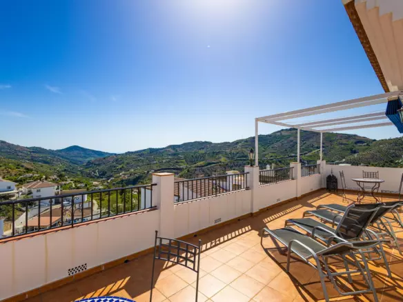 5-bedroom Town House In Canillas De Albaida, Spain (449 M²)