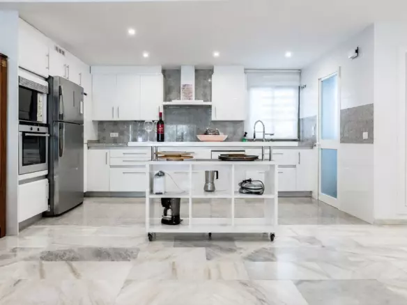 4-bedroom Apartment In Marbella, Spain (116 M²)