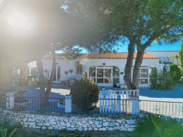 3-bedroom Villa In Cómpeta, Spain (141 M²)