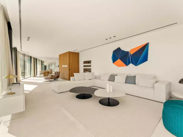 4-bedroom Villa In Calvià, Spain (584 M²)