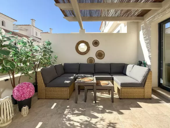 3-bedroom Town House In Estepona, Spain (153 M²)