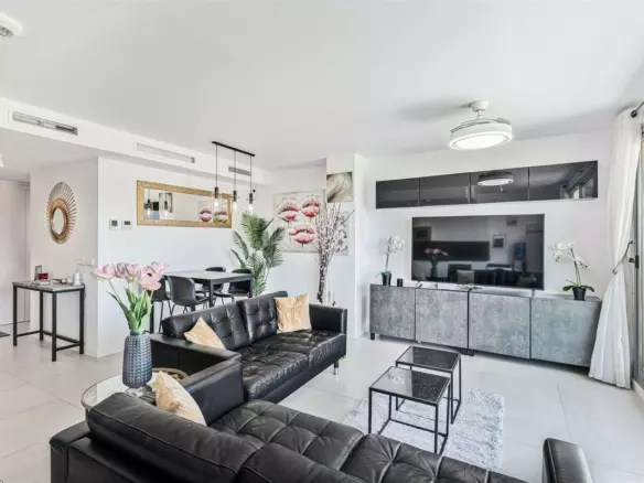 3-bedroom Apartment In Estepona, Spain (125 M²)