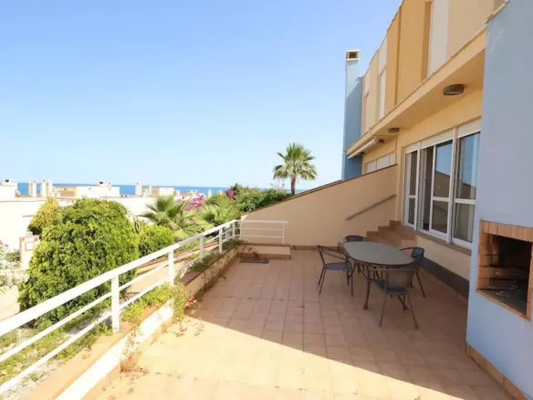 3-bedroom Town House In Orihuela, Spain (164 M²)