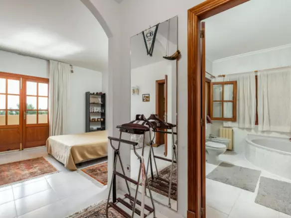 4-bedroom Villa In Calvià, Spain (400 M²)