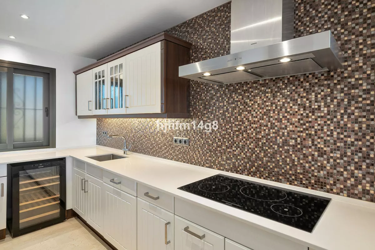 2-bedroom Apartment In Marbella, Spain (139 M²)