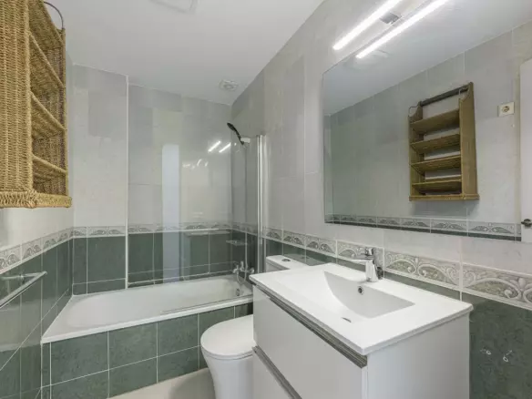 3-bedroom Town House In Estepona, Spain (102 M²)