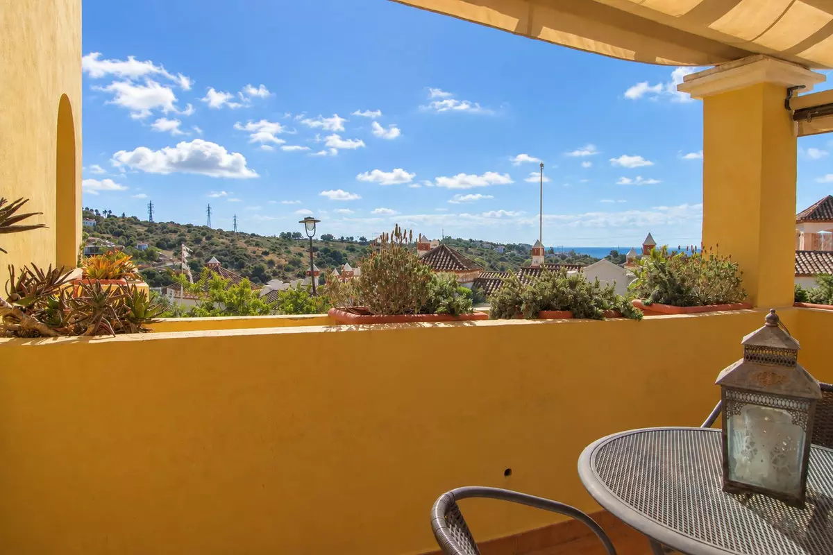 3-bedroom Apartment In Estepona, Spain (134 M²)