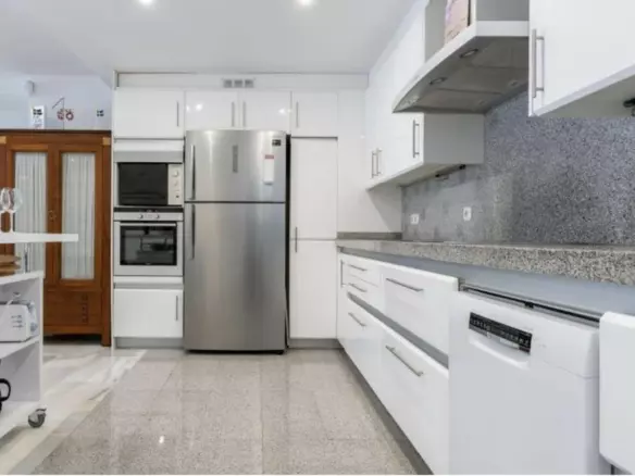 4-bedroom Apartment In Marbella, Spain (116 M²)