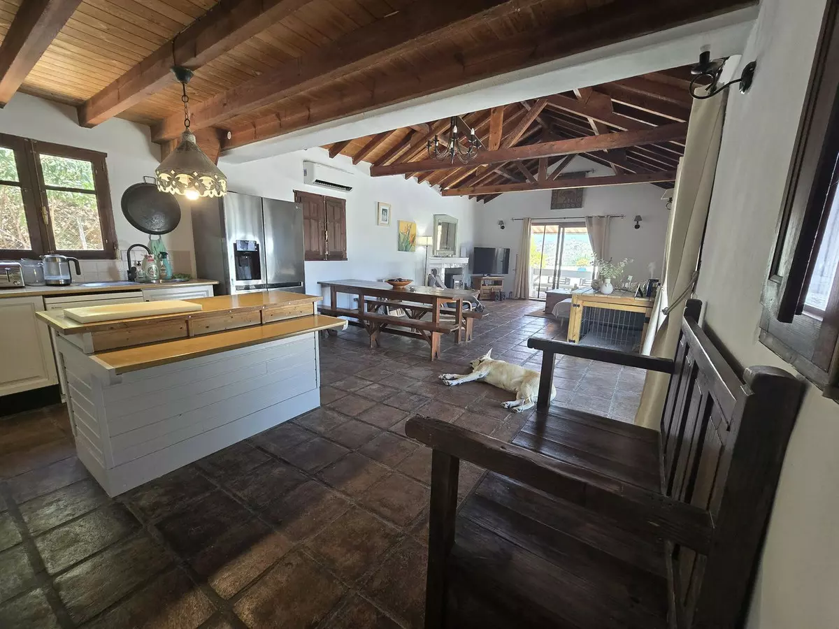3-bedroom Villa In Guaro, Spain (152 M²)